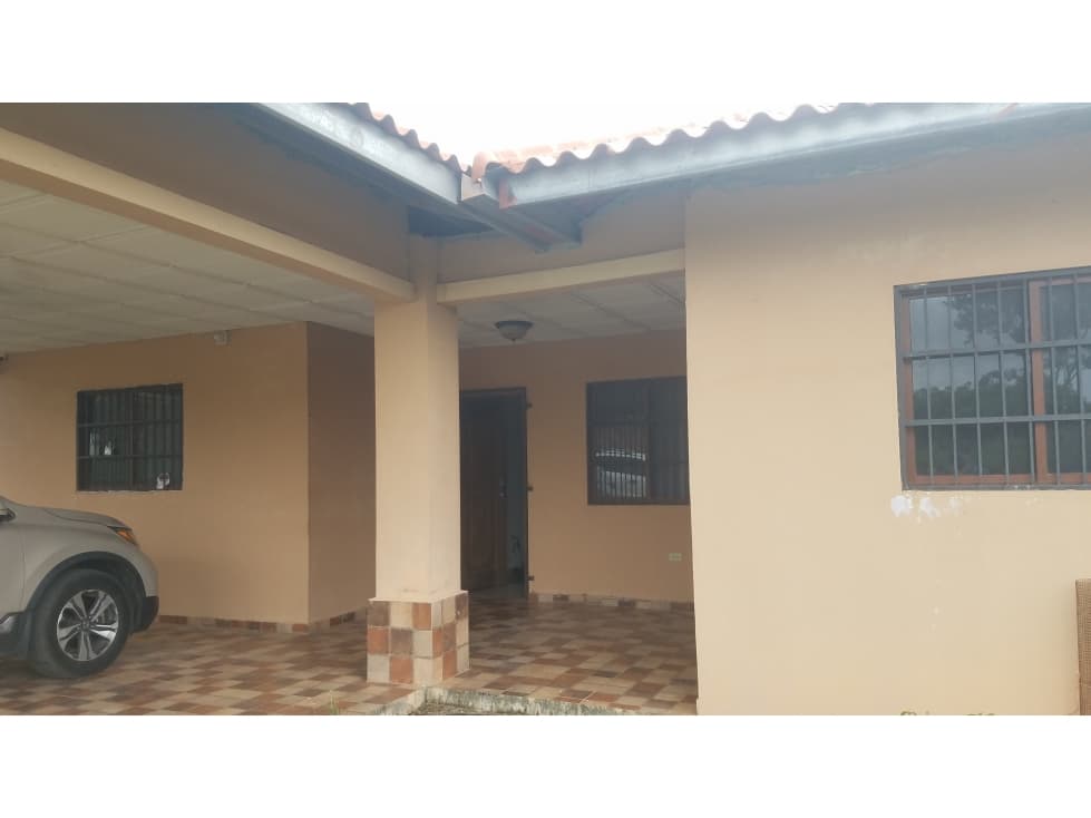 Venta de Casa Amplia en La Arena Herrera Panamá - 1
