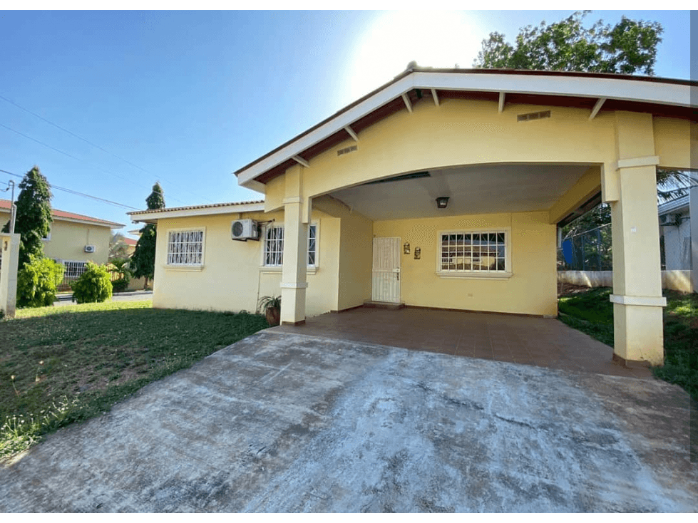 Venta/Alquiler de casa en Residencial Villas del Golf, Chitré - 1