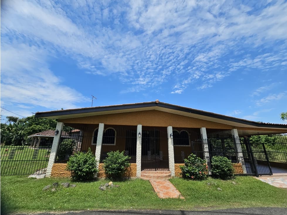 Venta/Alquiler de casa en Las Tablas - 1
