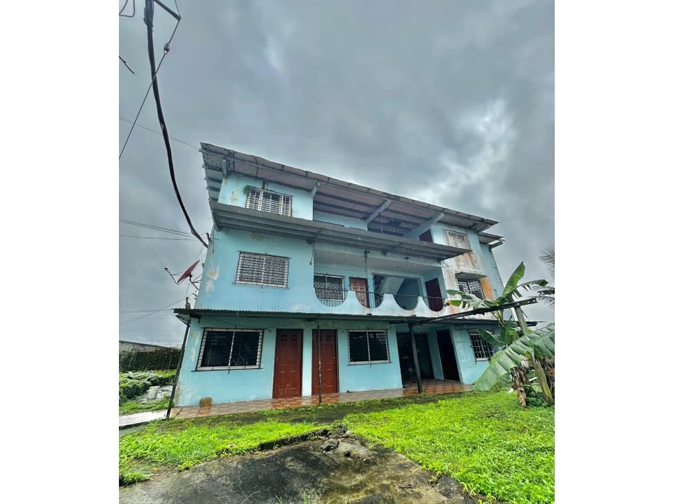 Venta de Edificio Comercial en Puerto Pilón, Colón - 1