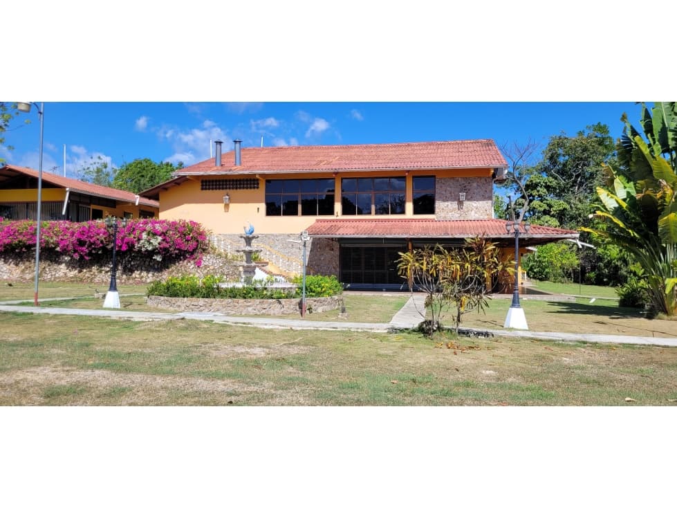 Edificio en venta para Restaurante en Santa Catalina - 1
