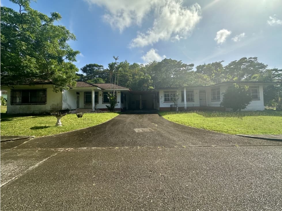 Se Vende Duplex Completo, Gran Oportunidad en Brazos Heights, Colón - 1