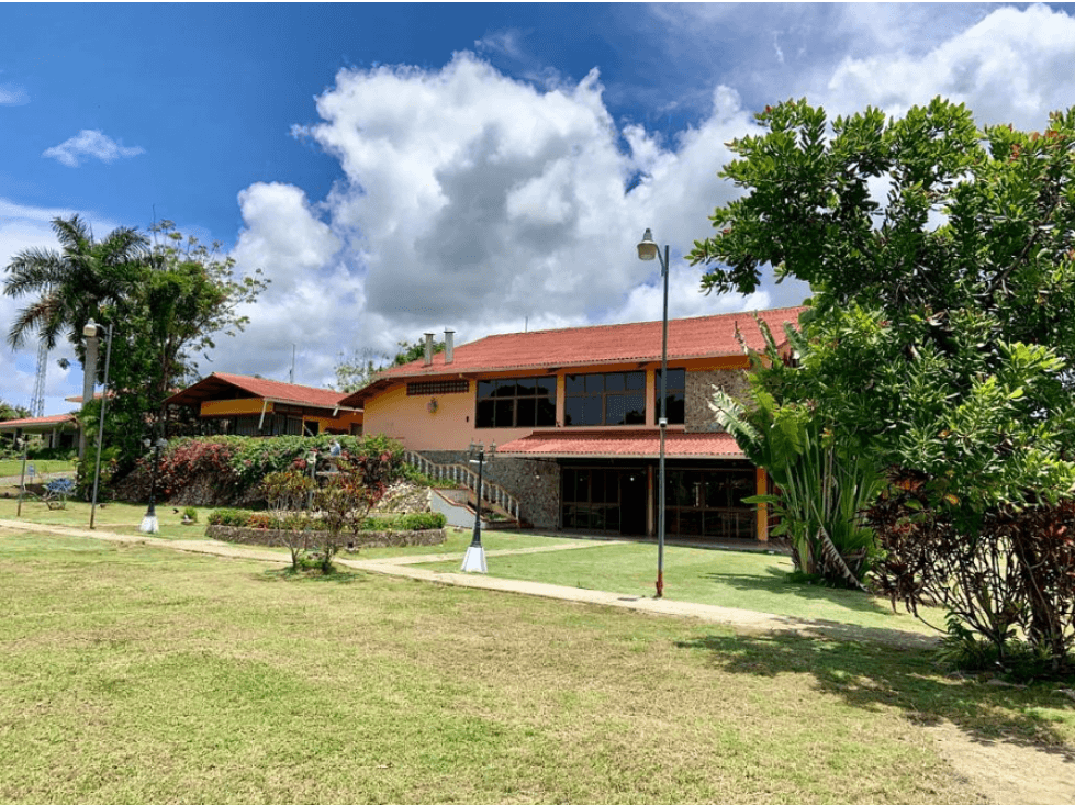 SE VENDE RESTAURANTE "EL GALEÓN" EN RÍO HATO - 1