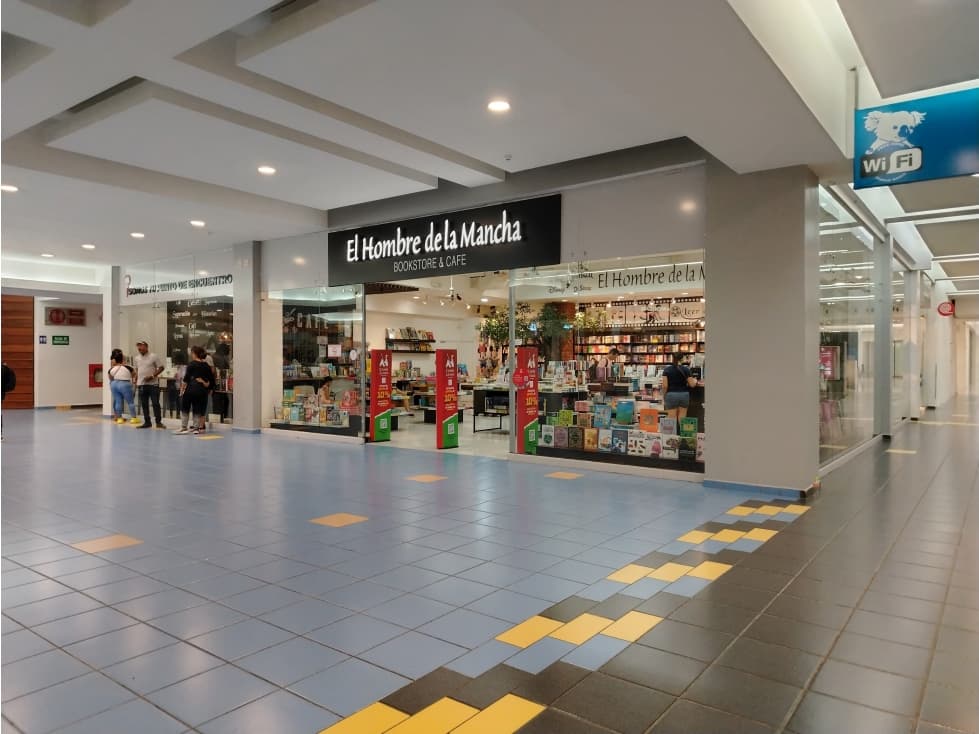 SE VENDE LOCAL EN ALBROOK, PASILLO DEL DELFÍN - 1