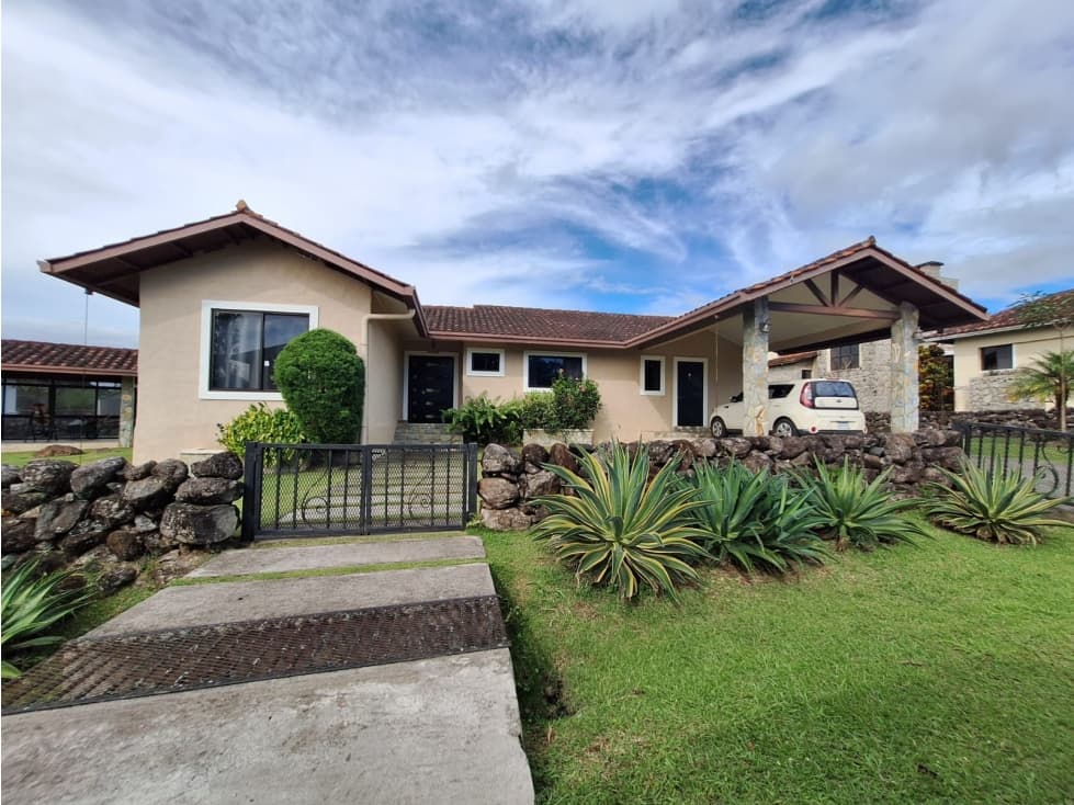 Venta de Casa Urbanización Los Molinos - AR - 1