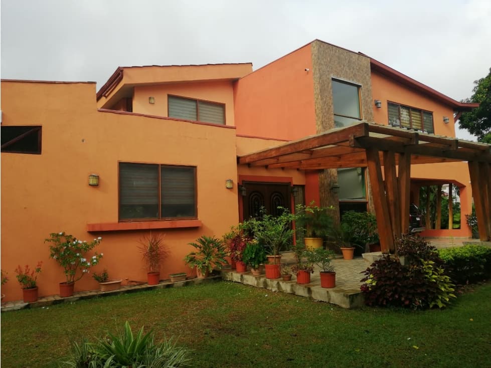 SE VENDE CASA EN EL VALLE DE ANTON - 1