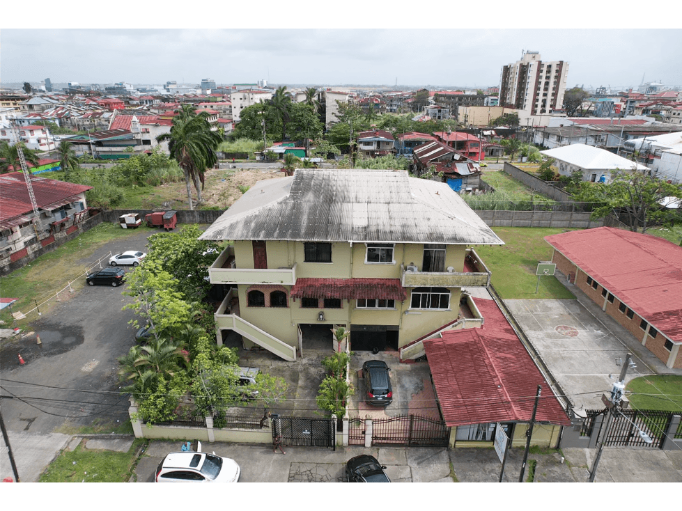 Se vende Dúplex en Barrio Norte, Colón - 1