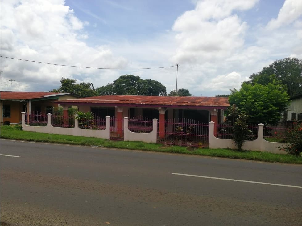 Se vende Terreno Comercial en La Chorrera, Avenida Libertador - 1