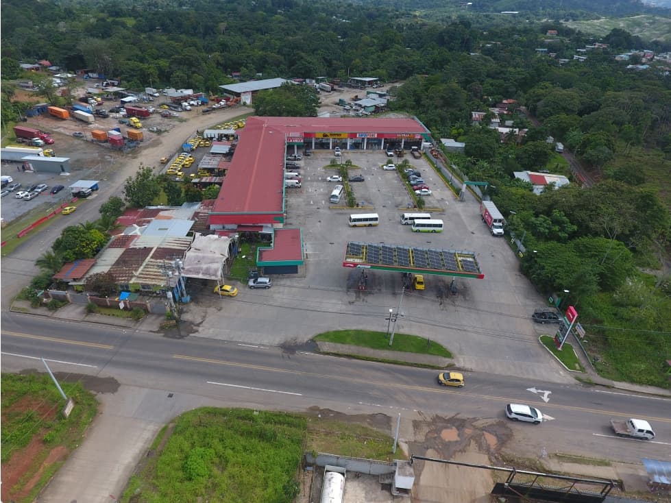 Se vende Plaza Comercial - 1