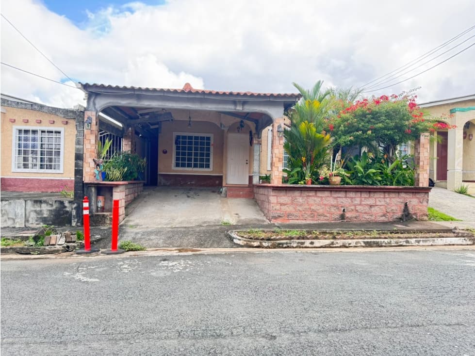 CASA EN ALQUILER EN URBANIZACION MONTELIMAR LA CHORRERA - 1