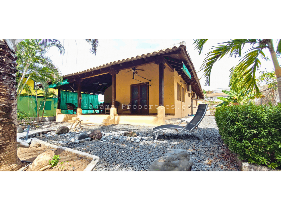Bella casa con 3 habitaciones, cercada, en Pedasi. - 1