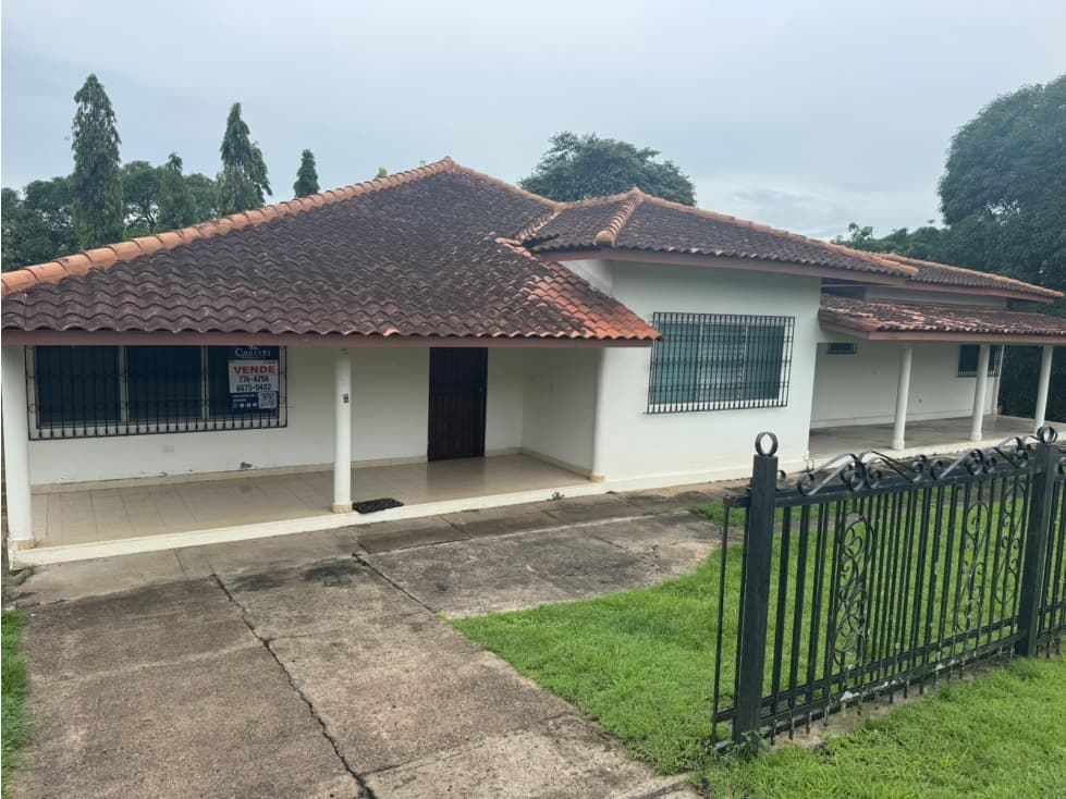 Casa Venta Calle 2da Frente al Centro de Salud Santiago Veraguas - 1