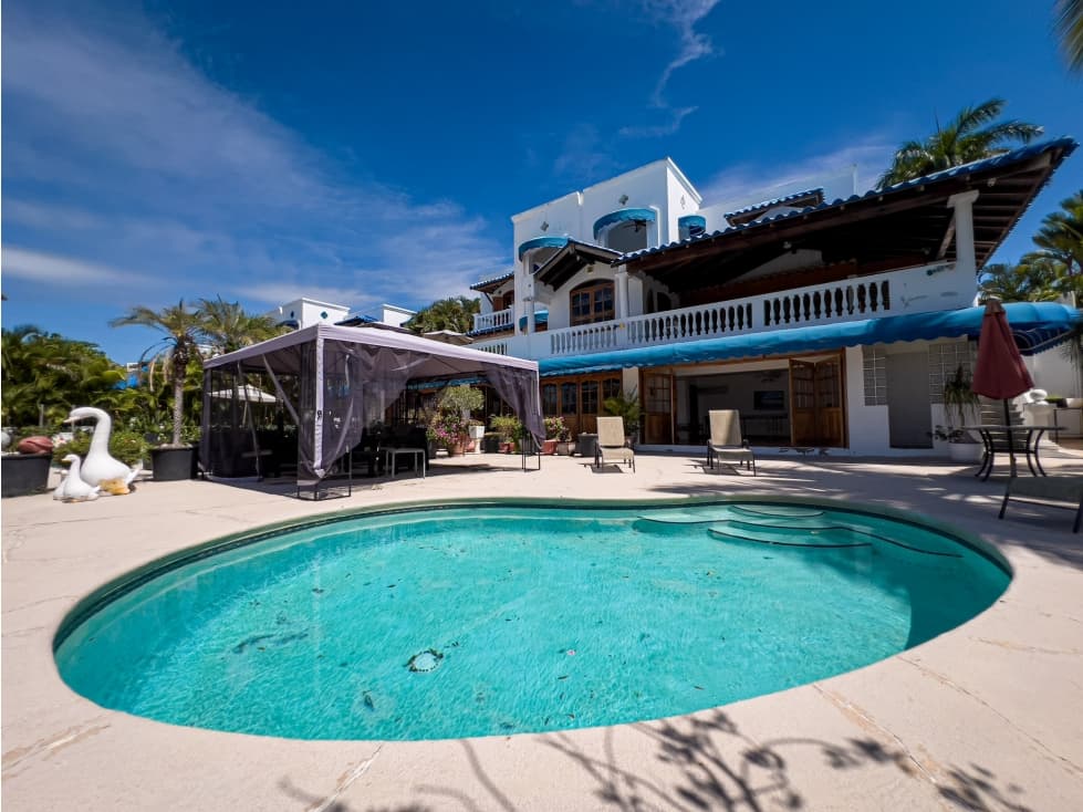 Se vende Duplex frente al mar en Playa Blanca, Río Hato - 1