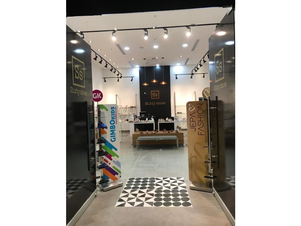 Se vende local en Westland Mall - 1
