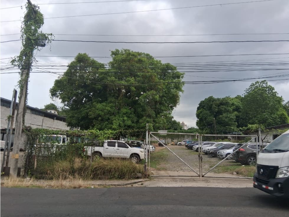 PROPIEDAD- TERRENO COMERCIAL RESIDENCIAL - 1