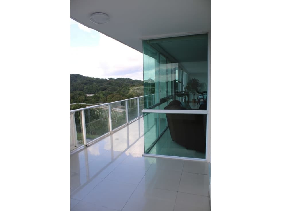 Alquilo espectacular penthouse en albrook - 1