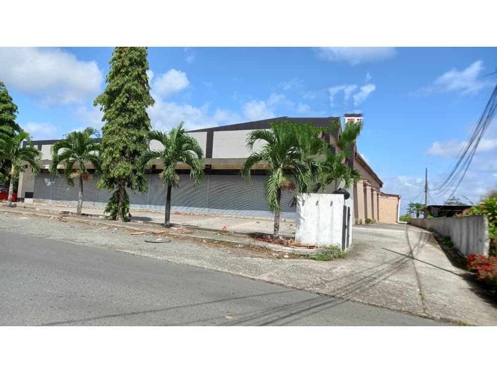 Se Alquila Excelente Local Listo Para Ocupar en Chorrera - 1