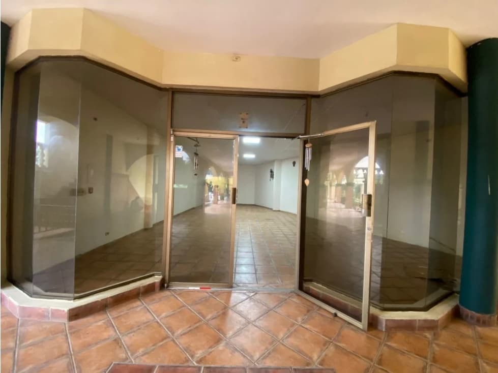 ALQUILO LOCAL COMERCIAL EN ALBROOK - 1