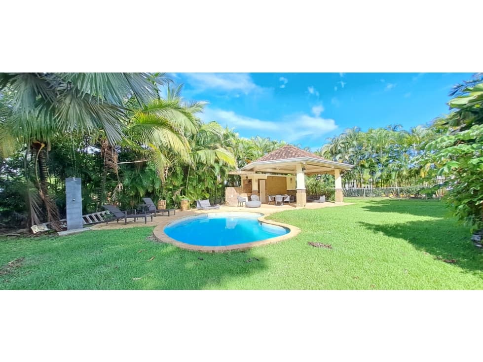 Casa en Venta con Piscina en Tucán Country Club. - 1