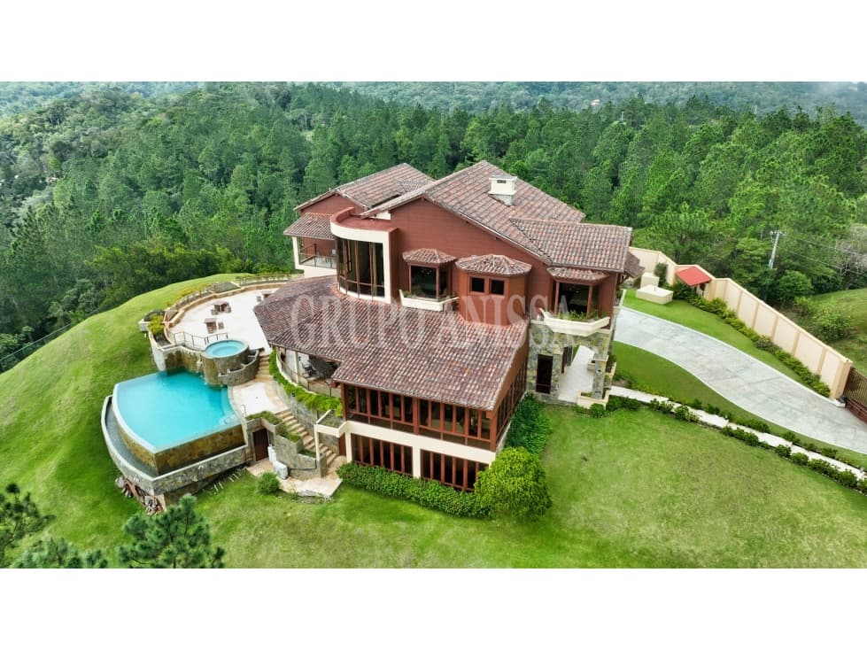Oportunidad! Se Vende la más Bella Casa de Altos del Maria - 1