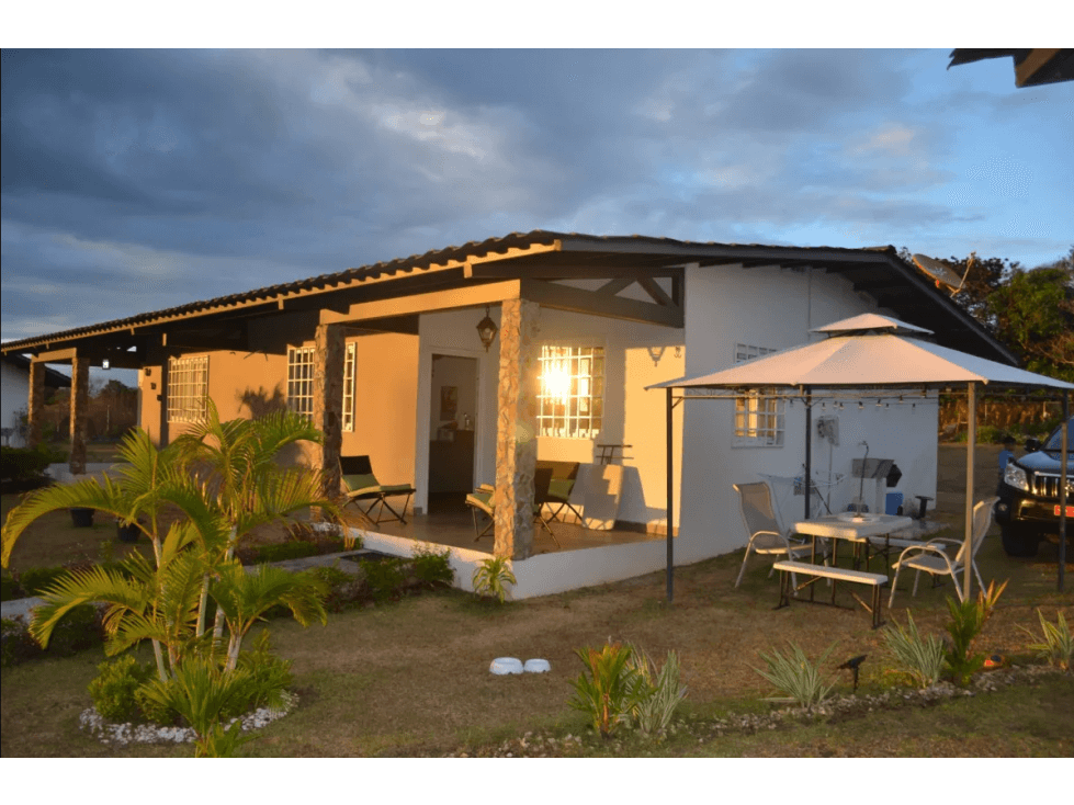 VENDO HERMOSA CASA CAMPESTRE EN LLANO GRANDE, CHIRU, 300MTS GMZ - 1