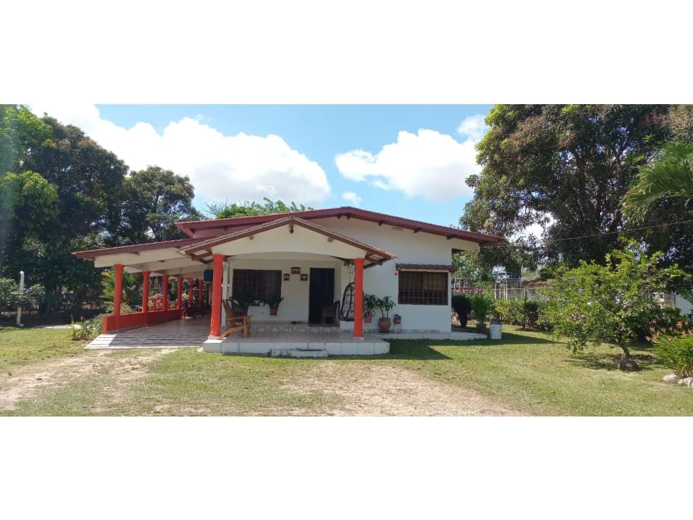 VENTA DE CASA EN PENONOME CON 1,400 MT2 - SOBRE LA VIA INTERAMERICANA - 1