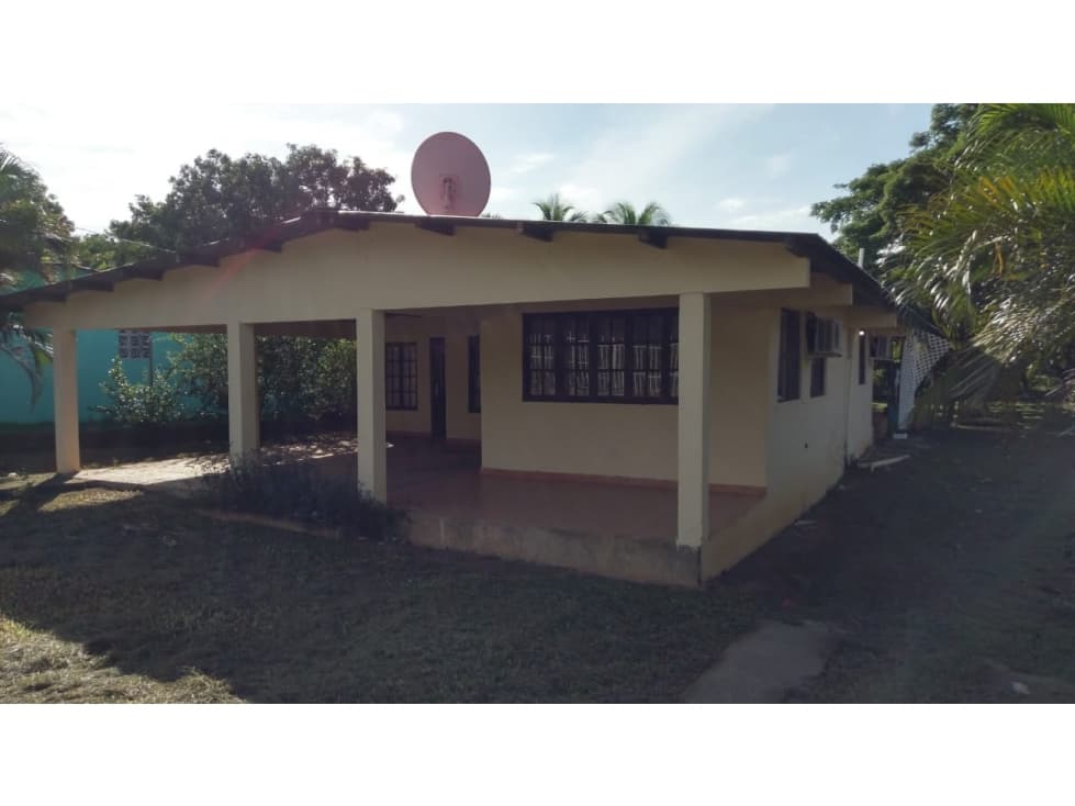 CASA 3 RECAMARAS CERCADA EN RIO GRANDE PENONOME - 1