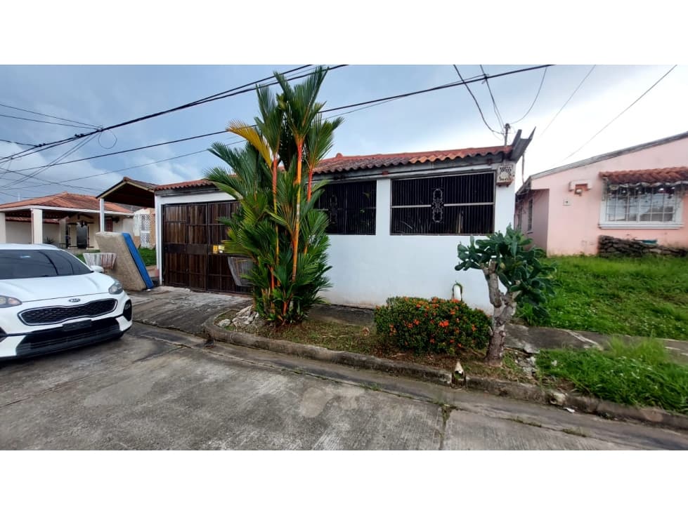 SE VENDE CASA EN VACAMONTE, LA REINA - 1
