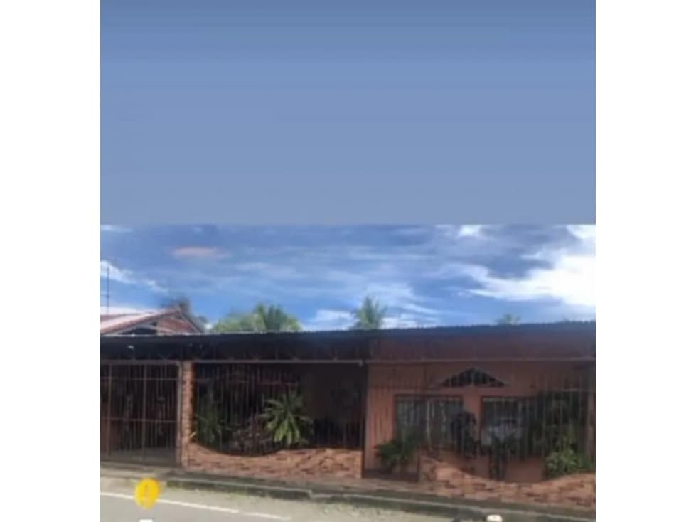 Alquilo casa cercada con A/C en Puerto Armuelles - 1