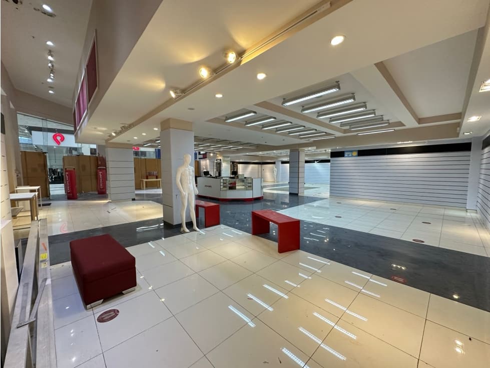 VENTA LOCAL 700M2 EN MEGAMALL KAF - 1