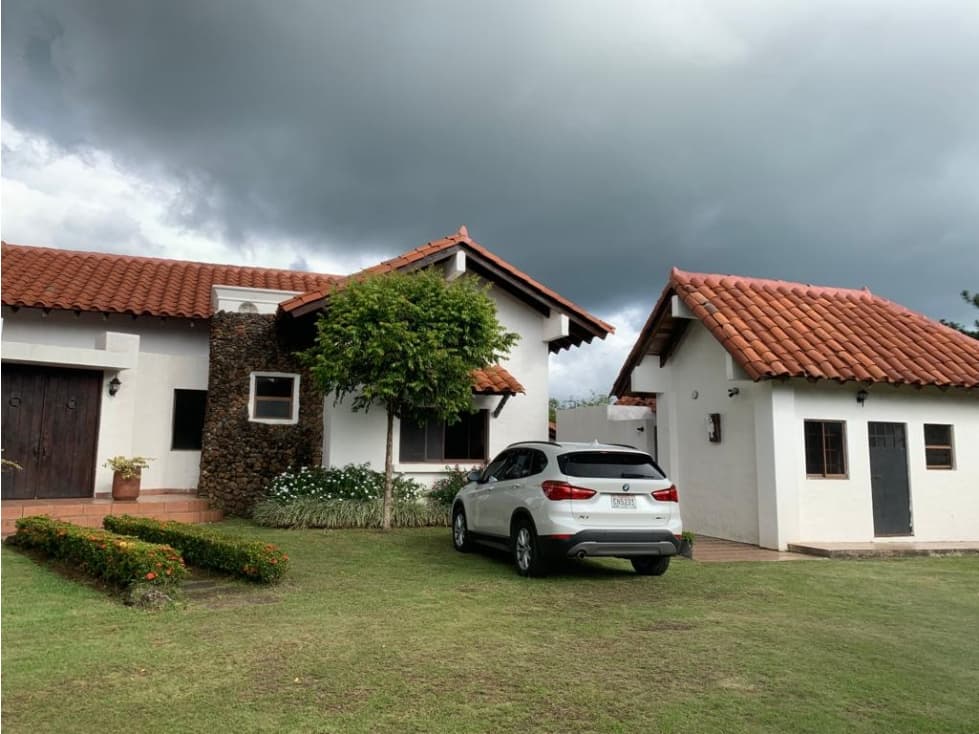 FINCA EN VENTA CON PISCINA, 10 HECTAREAS EN SORA CERCA ALTOS DEL MARIA - 1
