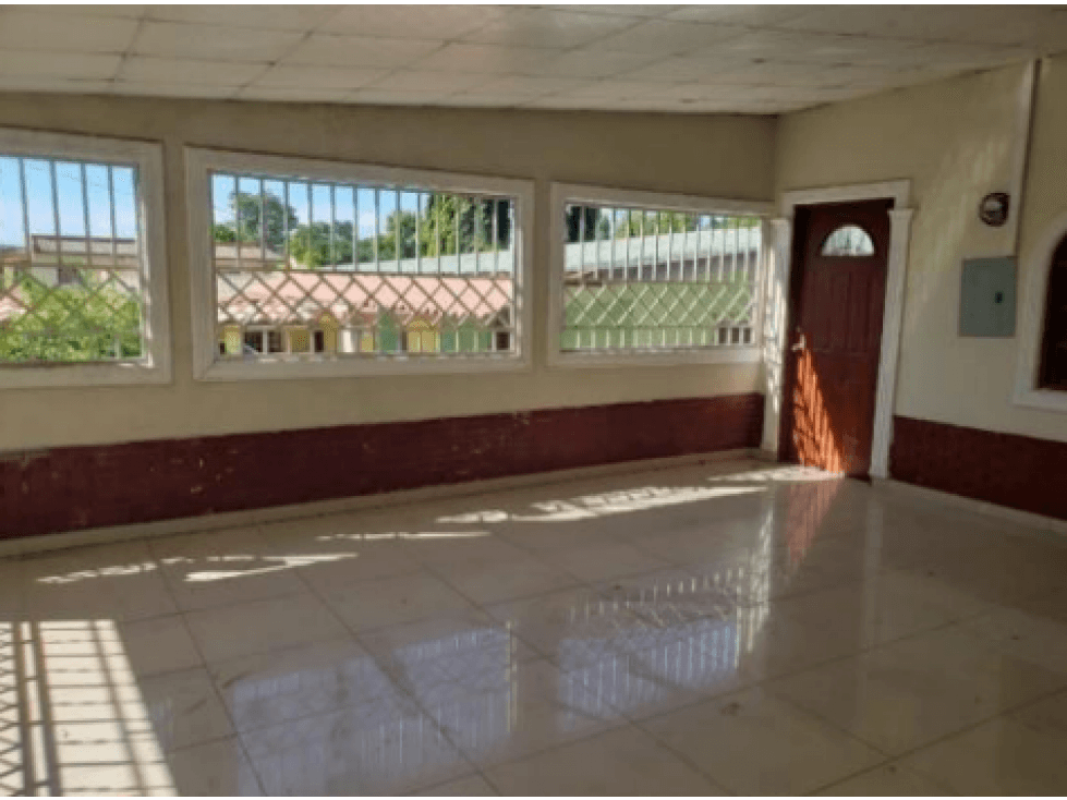 ALQUILER O VENTA DE CASA CENTRICA EN CHITRE - 1