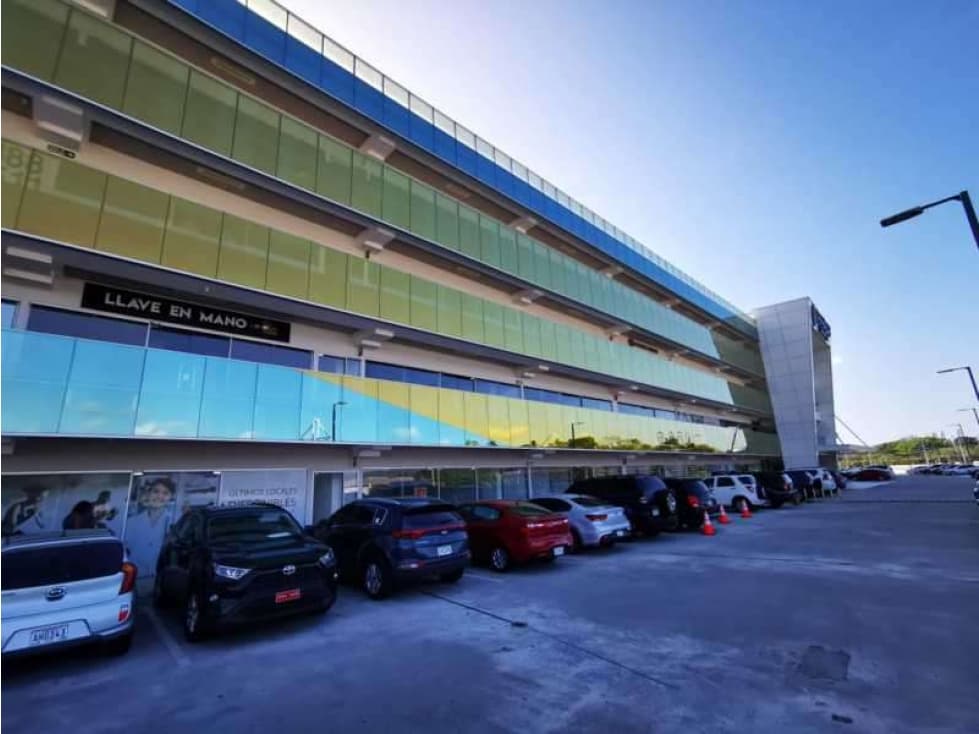 REMATE EN LOCAL PLANTA BAJA 194m2, TERRAZAS DE ALBROOK - 1