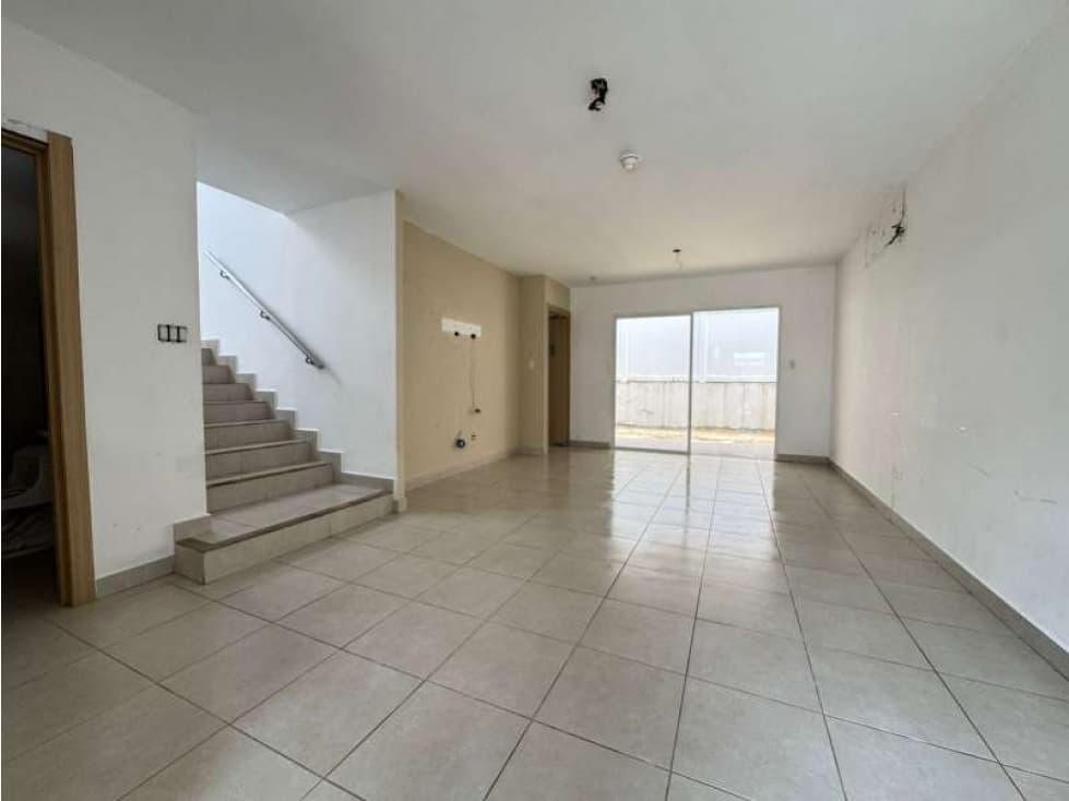 Venta de duplex en Paseo del Norte (PH Aventura) GTA - 1