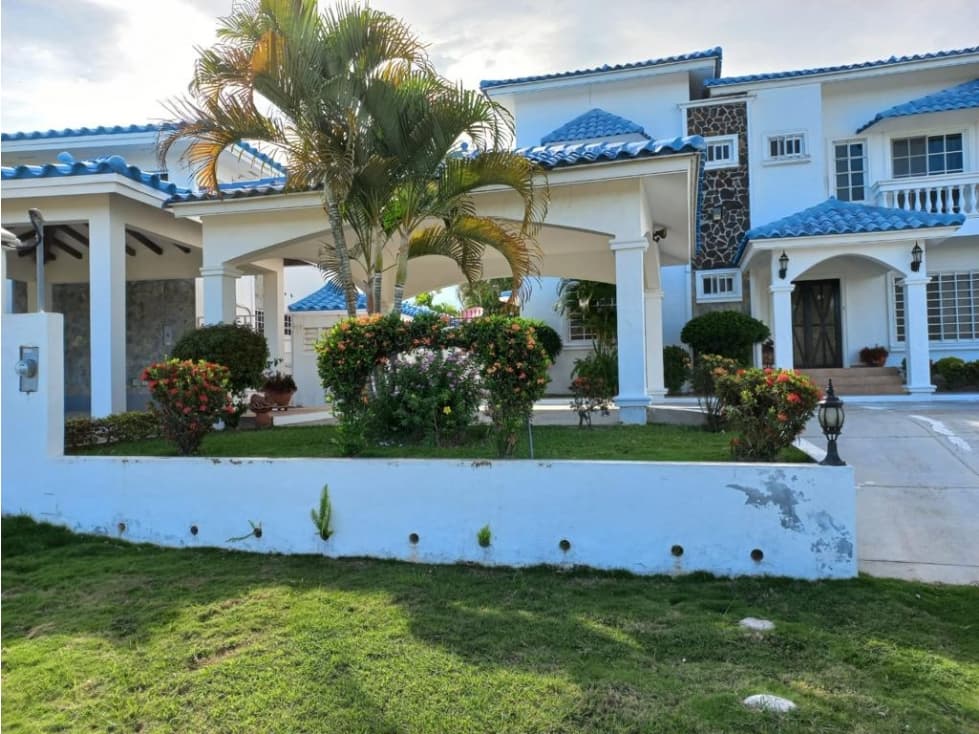 VENTA-ALQUILER CASA CON PISCINA EN PLAYA BLANCA (6) - 1