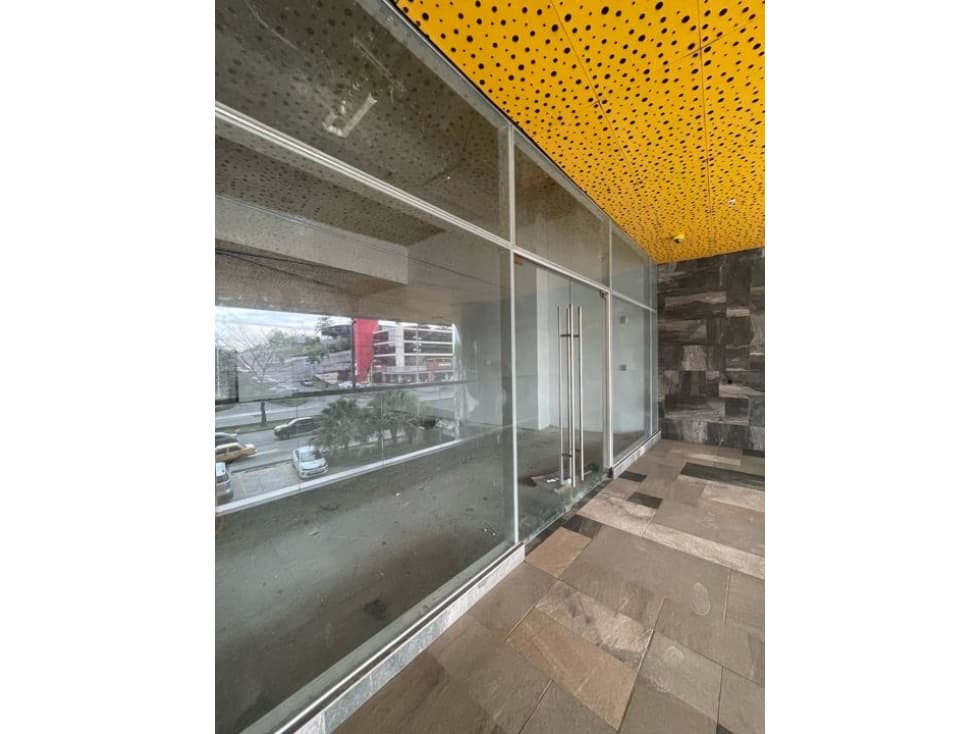 Tumba Muerto / Local 285. 81 m²/ Alquiler - 1