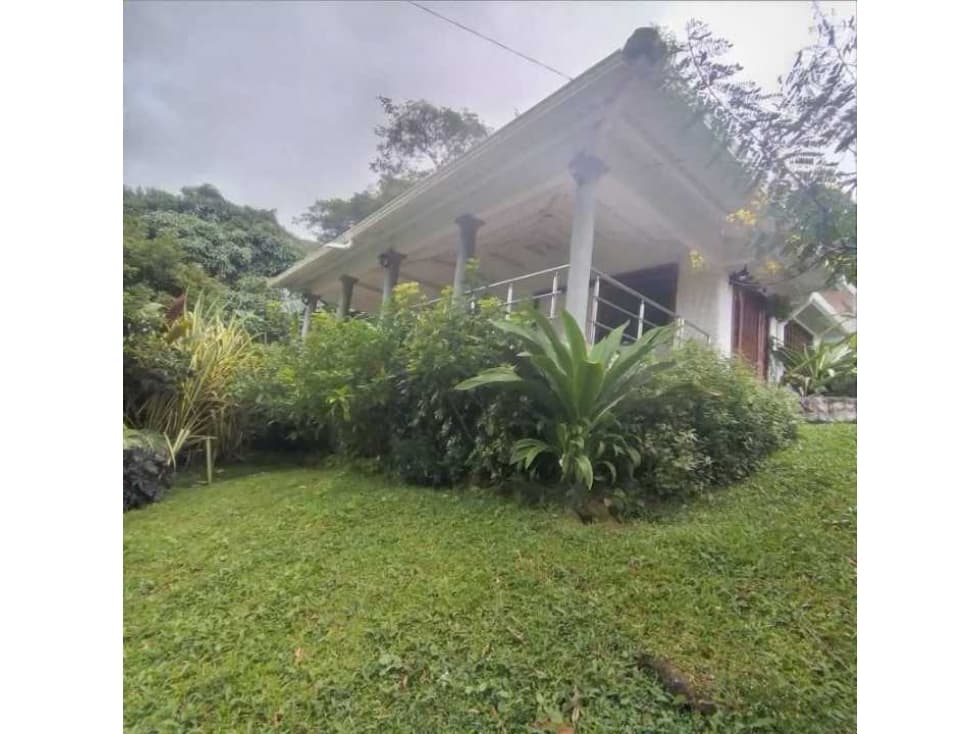 ALQUILO CASA EN EL VALLE DE ANTÓN - 1