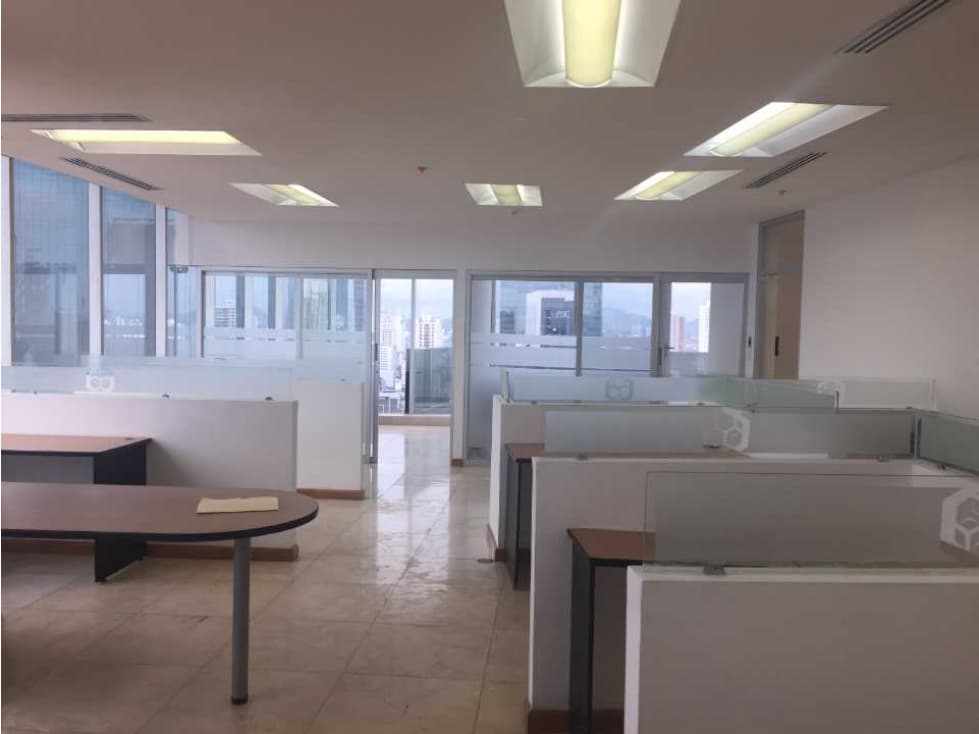 ALQUILO.VENDO EXCELENTE OFICINA EN PH F&F TOWER ELNTORNILLO - 1