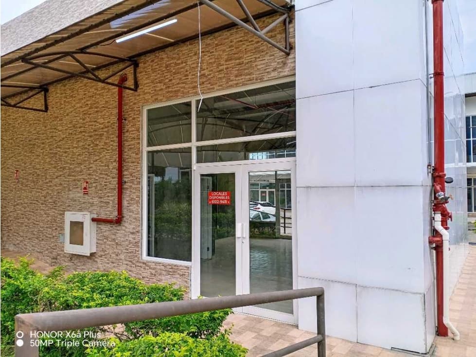 Alquilo local comercial de 56 mtrs, planta baja en Bugaba - 1