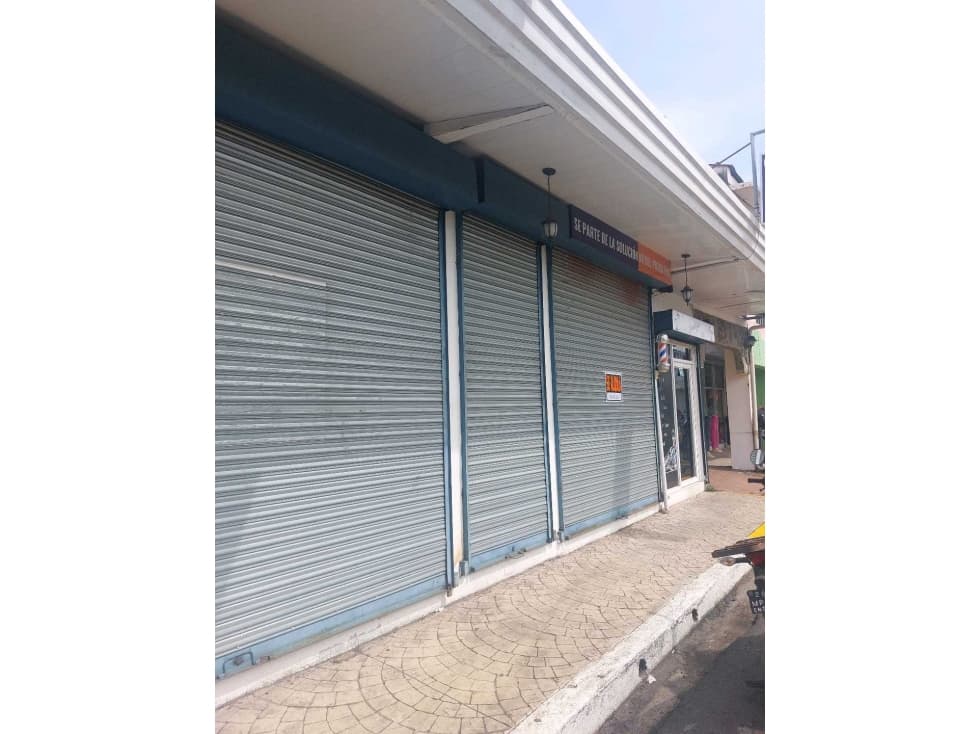 Alquilo local comercial en central de Chitre. - 1