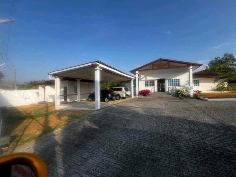 VENTA DE CASA EN PUNTA BARCO VIEJO, LINDA Y AMUEBLADA - 1