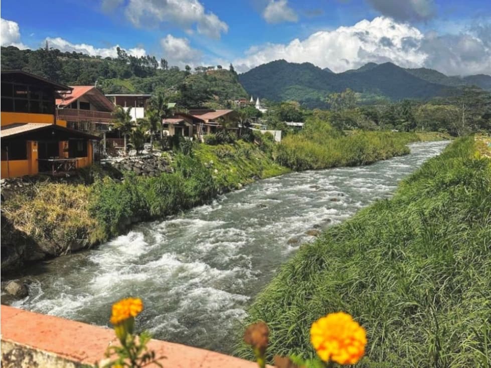 En Venta Terreno frente a la Feria de las Flores | Boquete - 1