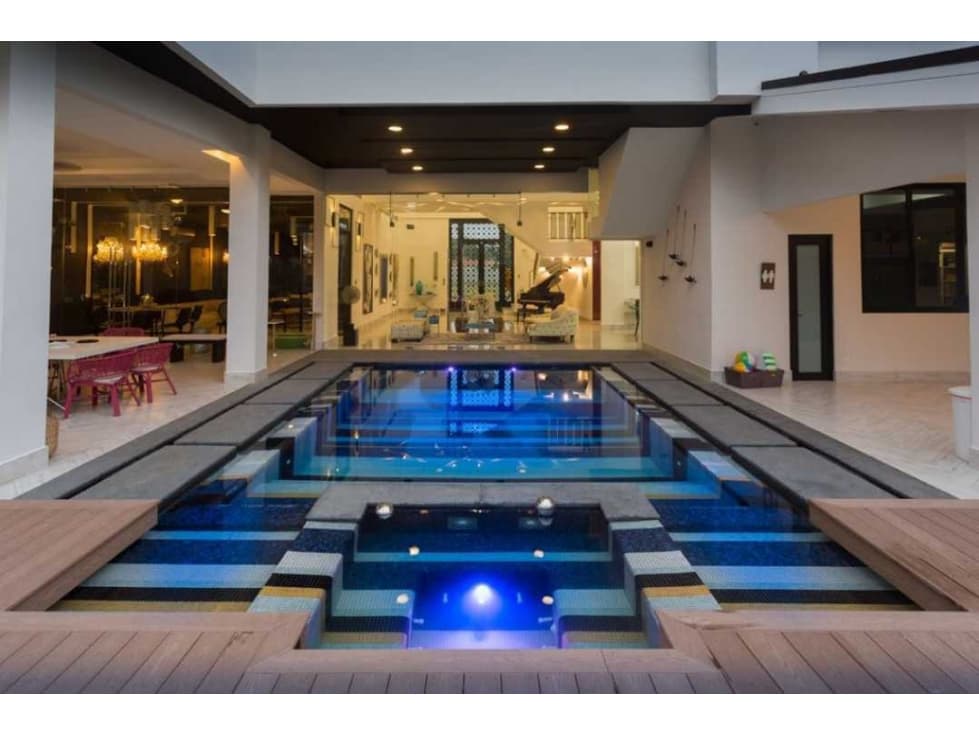 MANSION CON PISCINA EN COSTA DEL ESTE 5 RECAMARAS 1200M2 - 1
