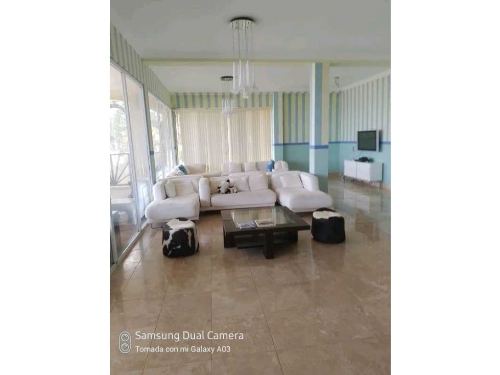 SE VENDE VILLA DE LUJO CON 4 REC.FRENTE AL MAR EN MARIA CHIQUITA - 1