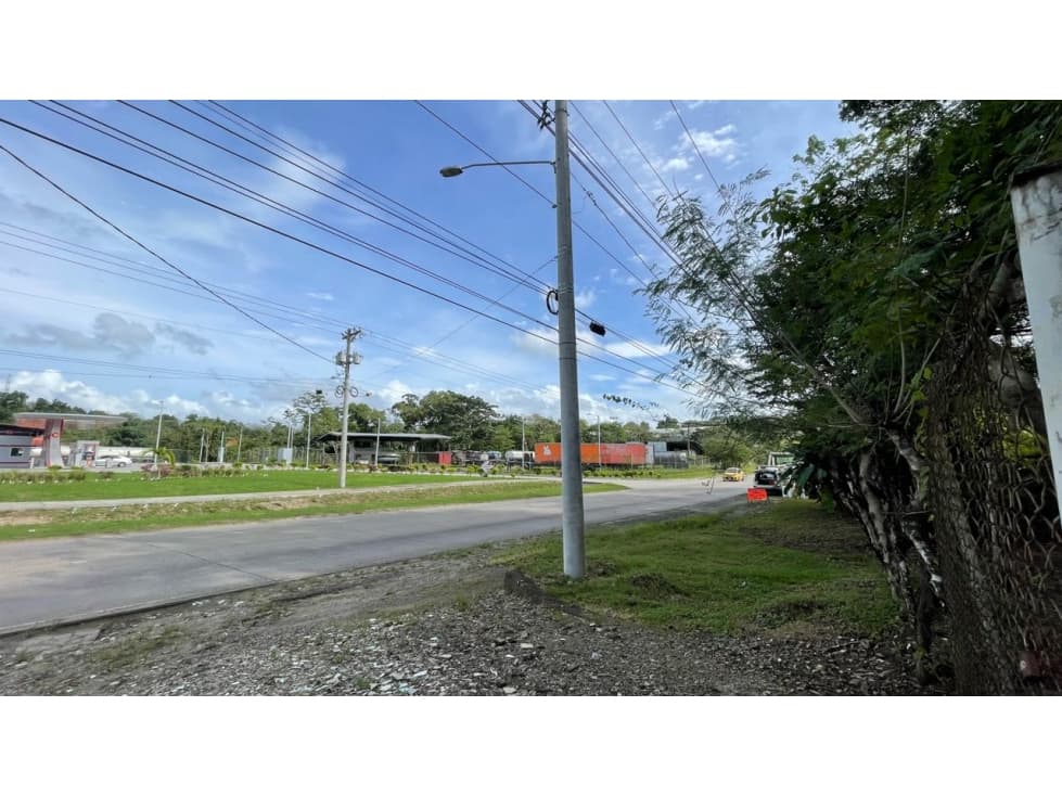 Terreno Industrial en venta vía principal Pacora de Chepo - 1
