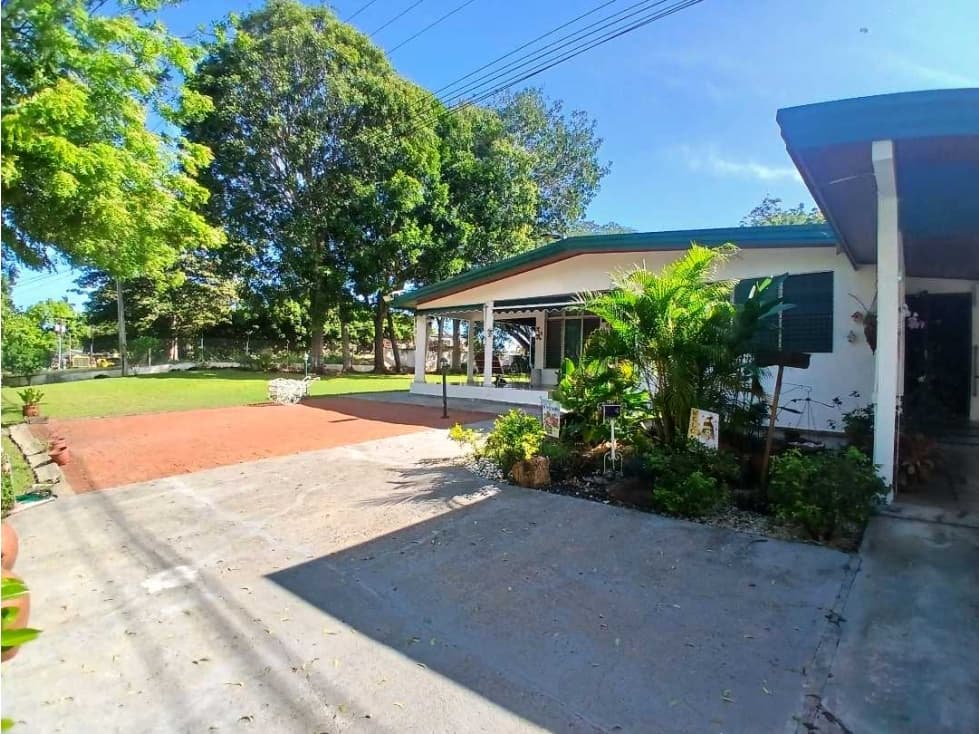 VENDO CASA EN CHITRE, SOBRE CARRETERA PRINCIPAL VIA LAS TABLAS. - 1