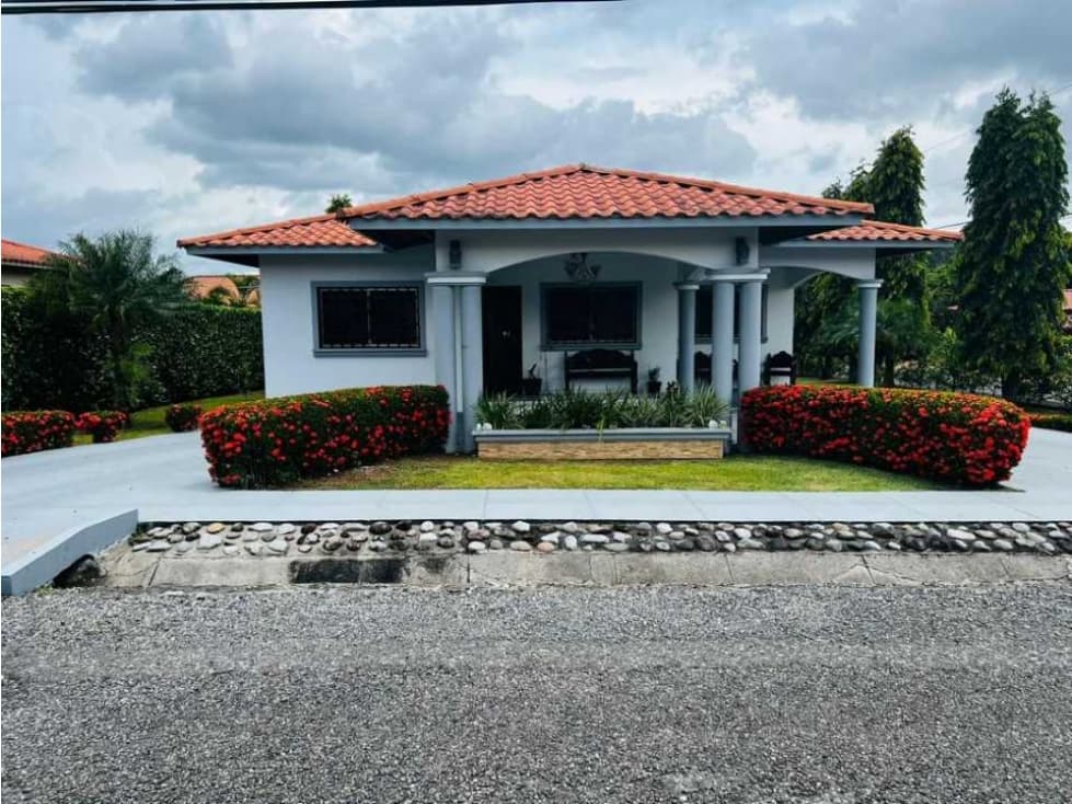VENDO CASA EN UNA EXCELENTE URBANIZACION DAVID - 1