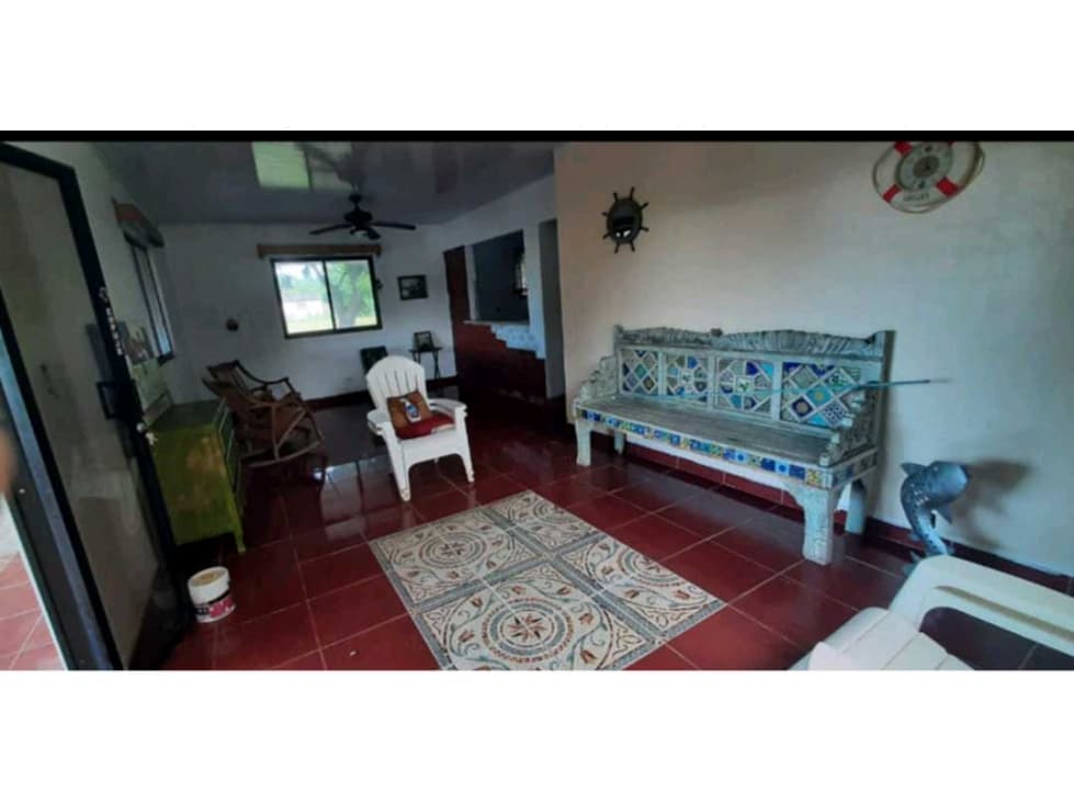 VENDO CASA FRENTE AL MAR - 1