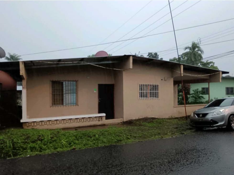 VENDO CASA EN BUGABA CHIRIQUI BARRIO CRUCIGRAMA - 1