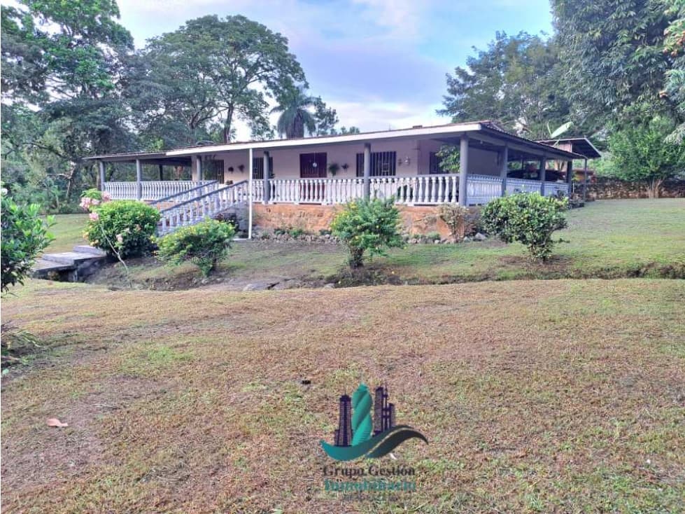 VENDO HERMOSA CASA VIA PRINCIPAL BOQUETE - 1